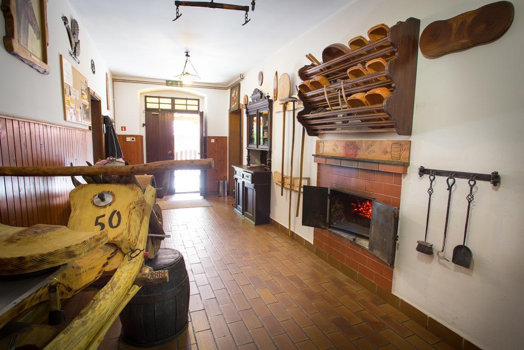 Guest House Gostisce Gacnk V Logu 采尔克诺 外观 照片