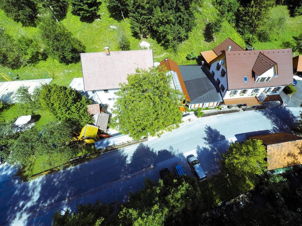 Guest House Gostisce Gacnk V Logu 采尔克诺 外观 照片